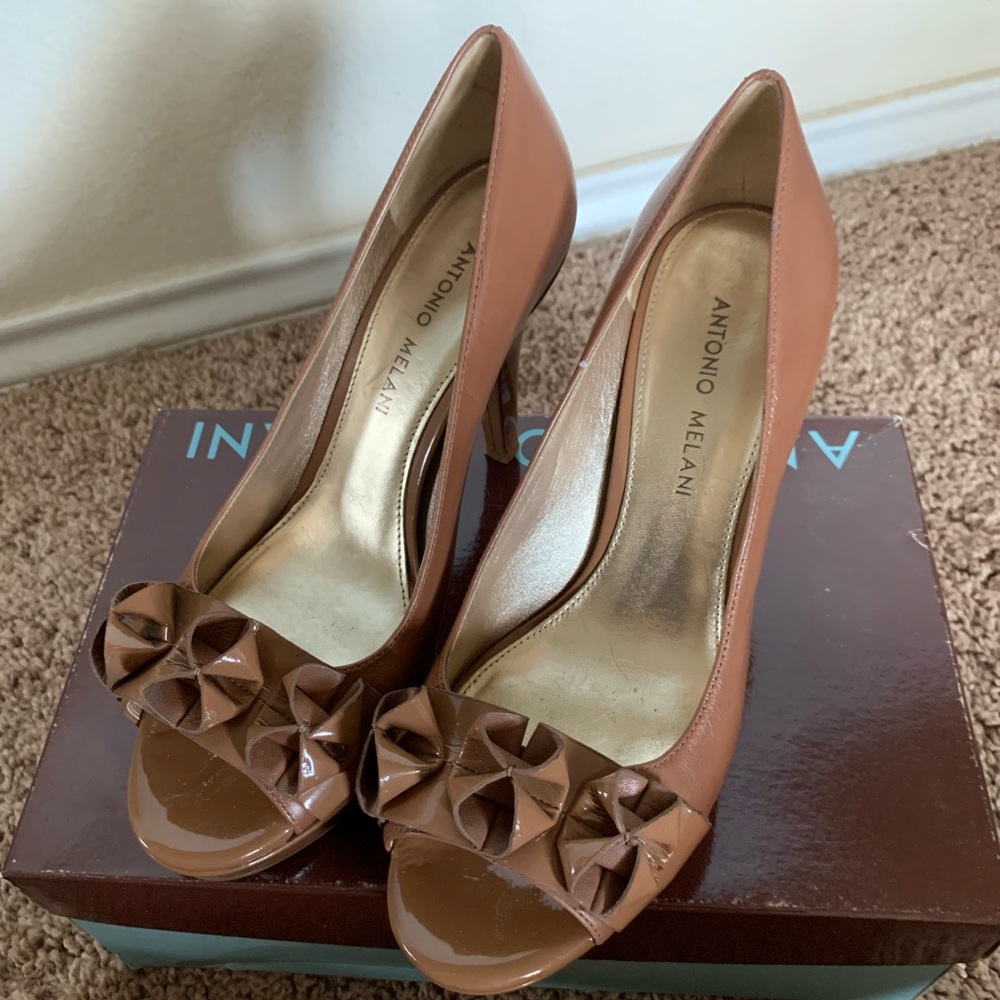 Antonio Melani Pumps